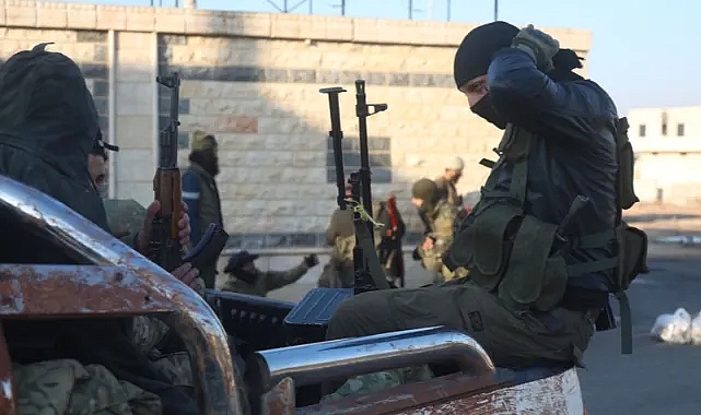 Esad rejimi duyurdu: Hama'yı kaybettik, çekiliyoruz